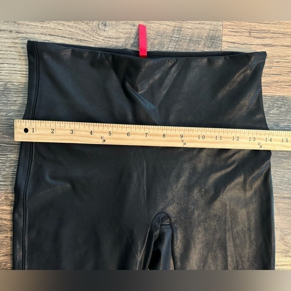 Spanx Shimmer Black Wax Coated Stretch Faux Leather Legging Compress Size Large‎ - Picture 5 of 11